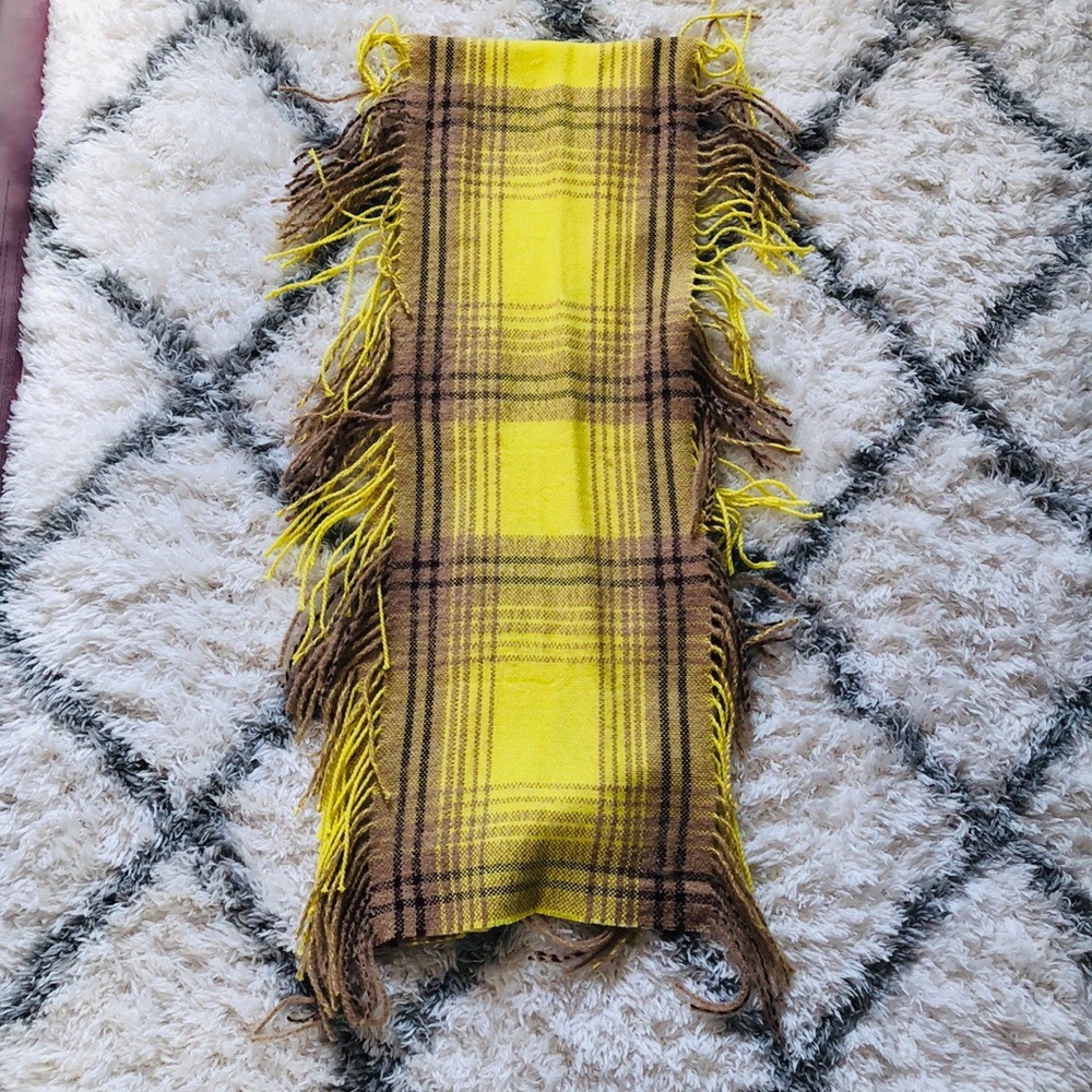 Echo Fringe Scarf